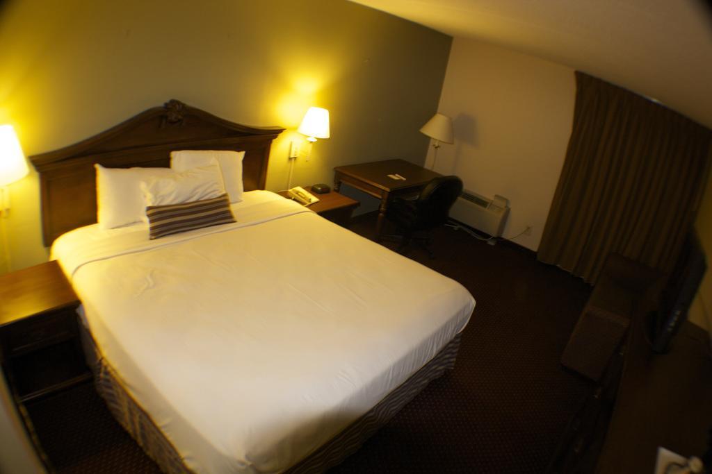 The Garden Inn Elkhart Εξωτερικό φωτογραφία