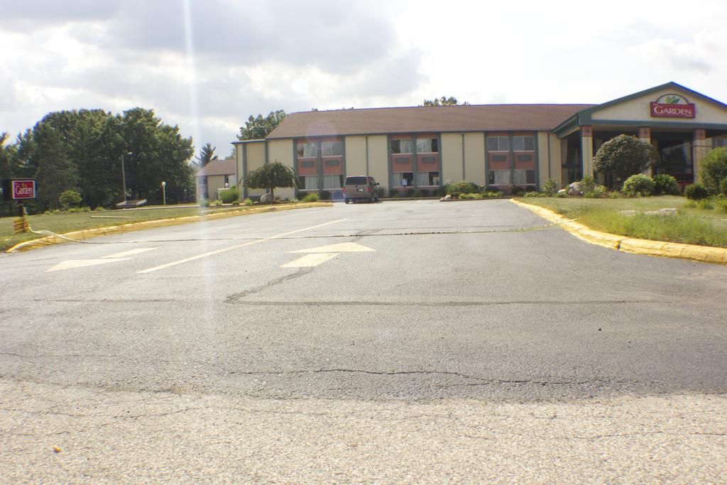 The Garden Inn Elkhart Εξωτερικό φωτογραφία