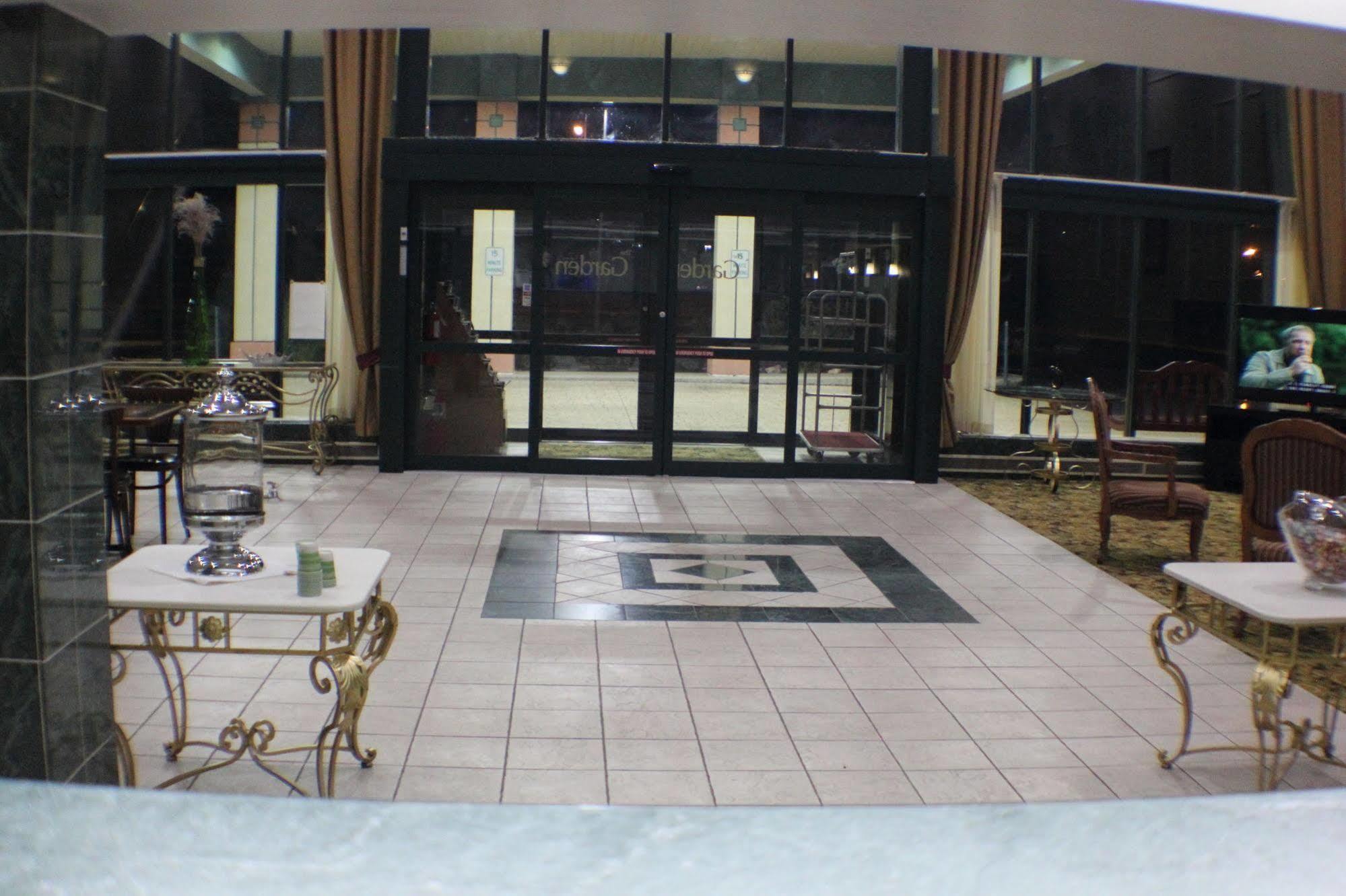 The Garden Inn Elkhart Εξωτερικό φωτογραφία
