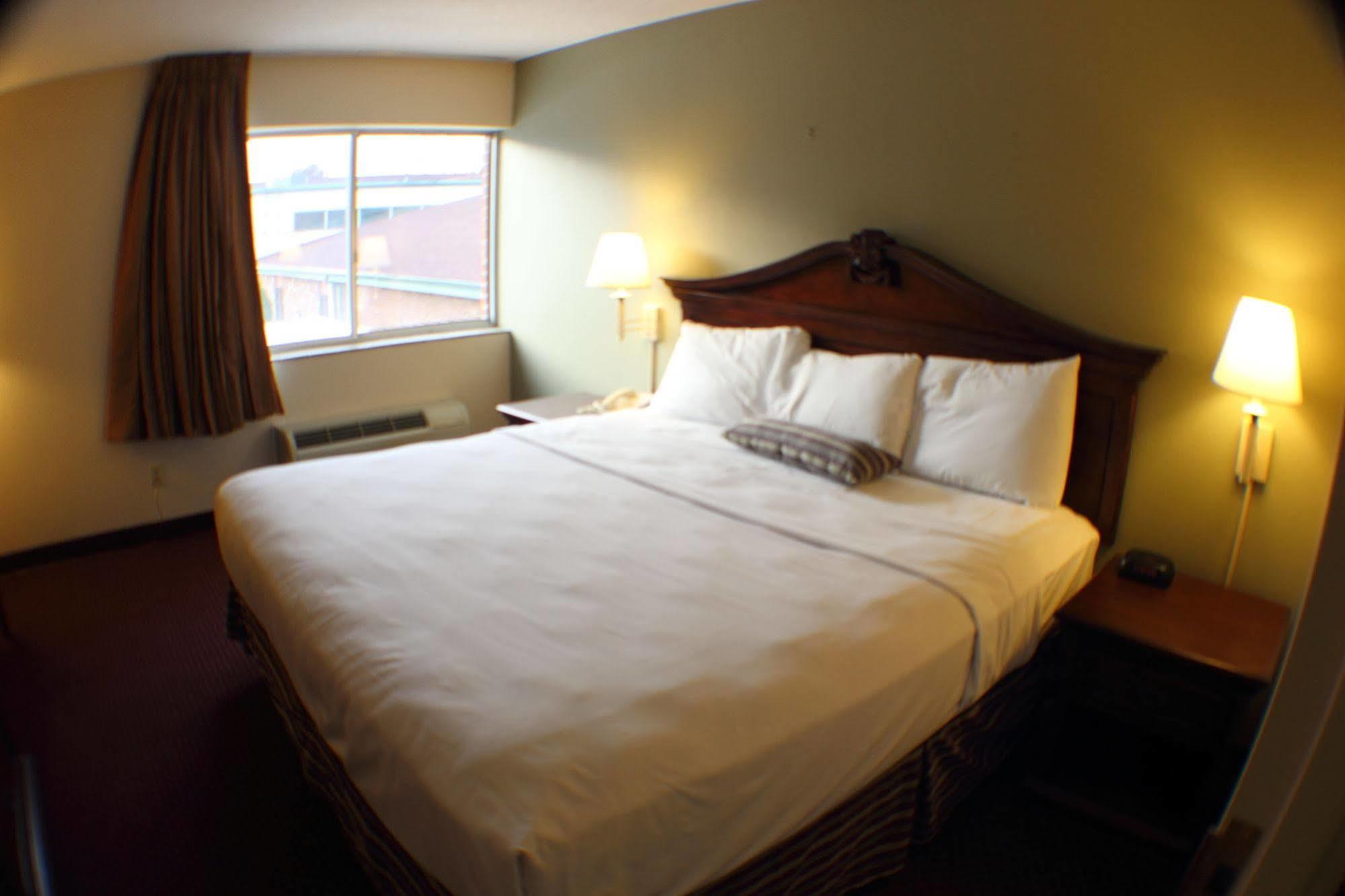 The Garden Inn Elkhart Εξωτερικό φωτογραφία