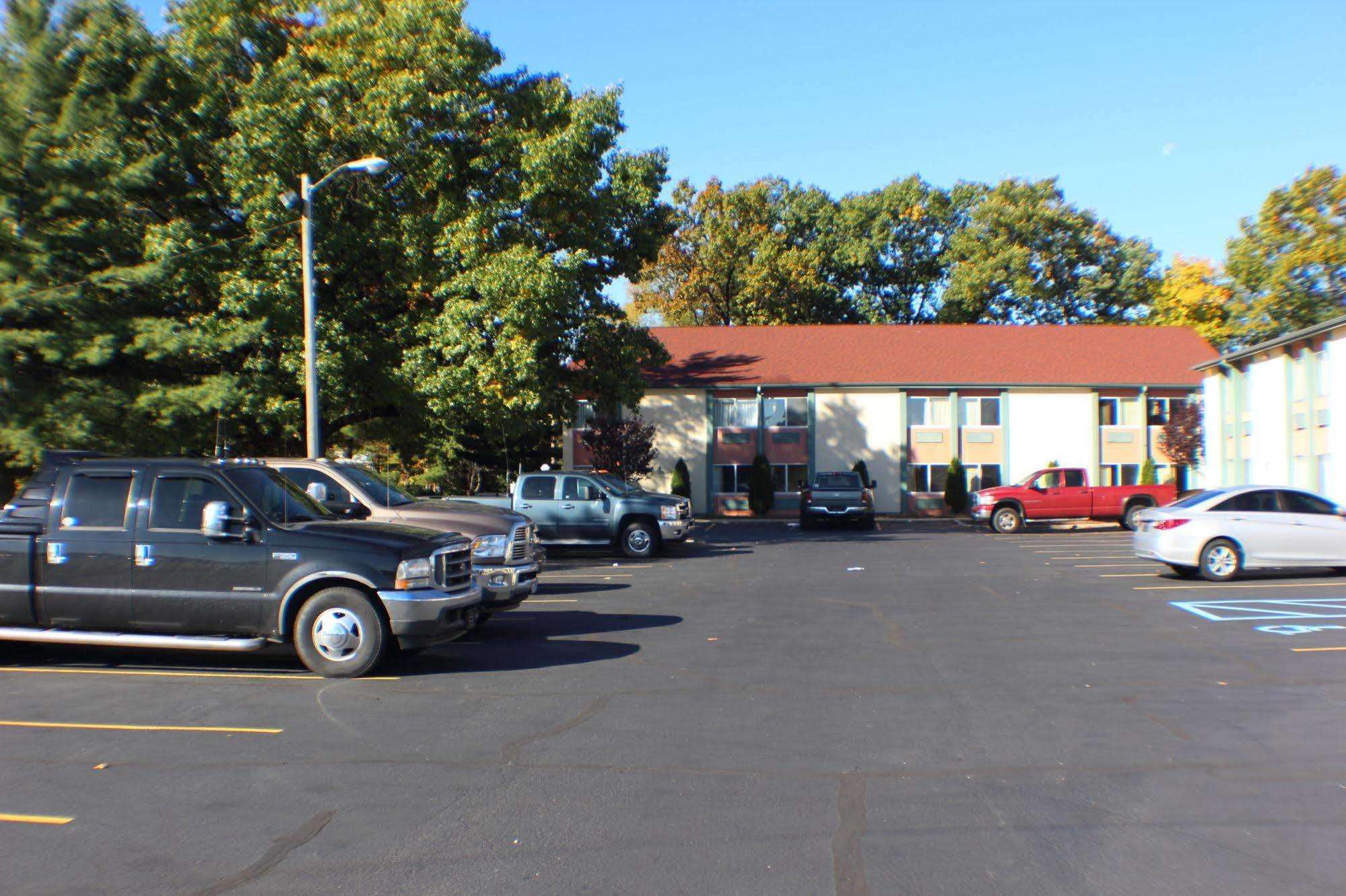 The Garden Inn Elkhart Εξωτερικό φωτογραφία